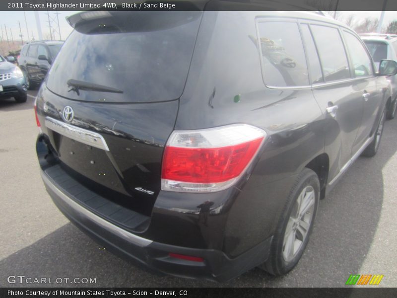 Black / Sand Beige 2011 Toyota Highlander Limited 4WD