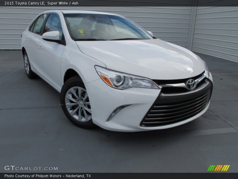 Super White / Ash 2015 Toyota Camry LE