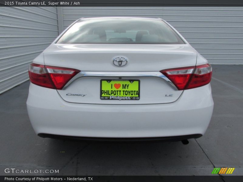 Super White / Ash 2015 Toyota Camry LE