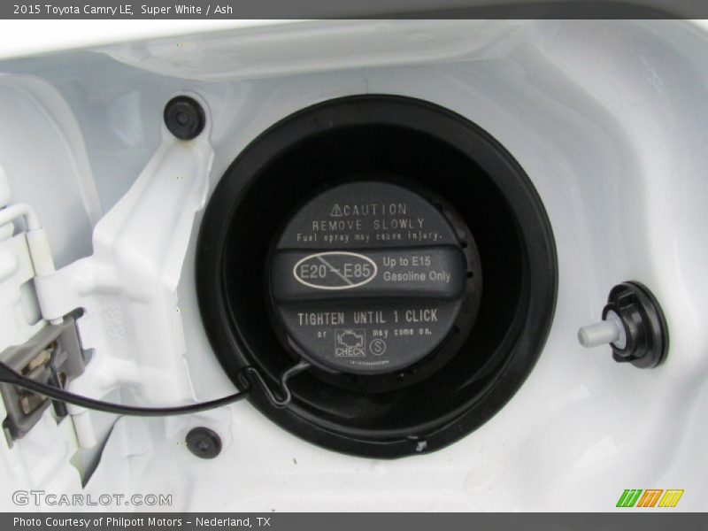 Super White / Ash 2015 Toyota Camry LE