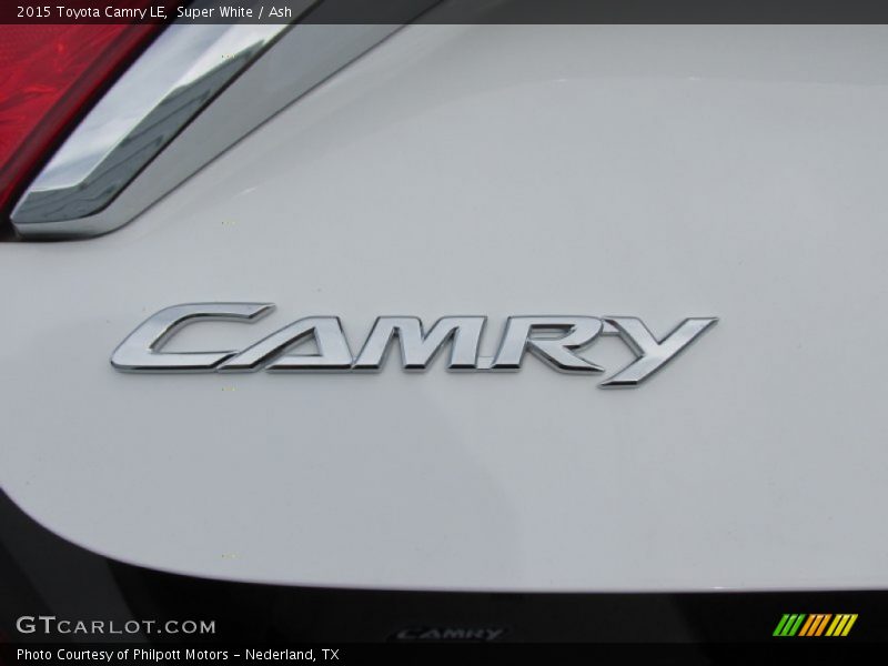 Super White / Ash 2015 Toyota Camry LE
