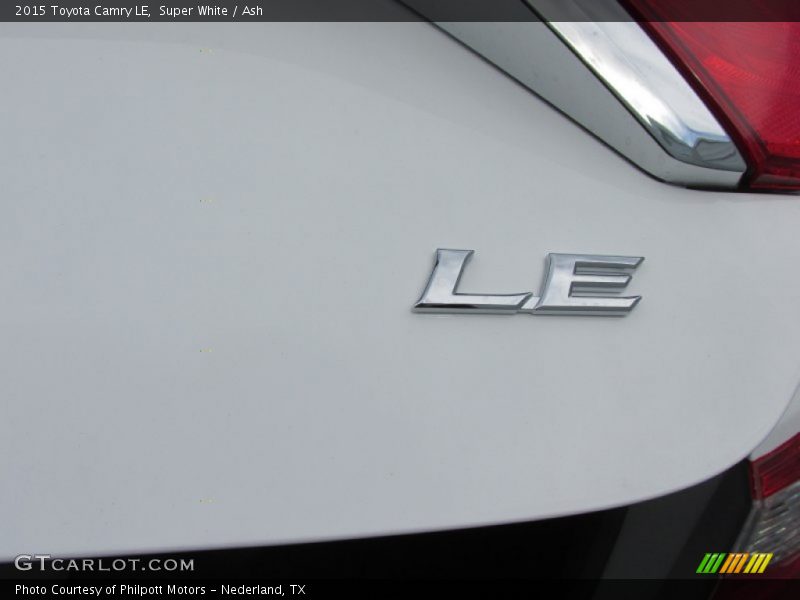 Super White / Ash 2015 Toyota Camry LE