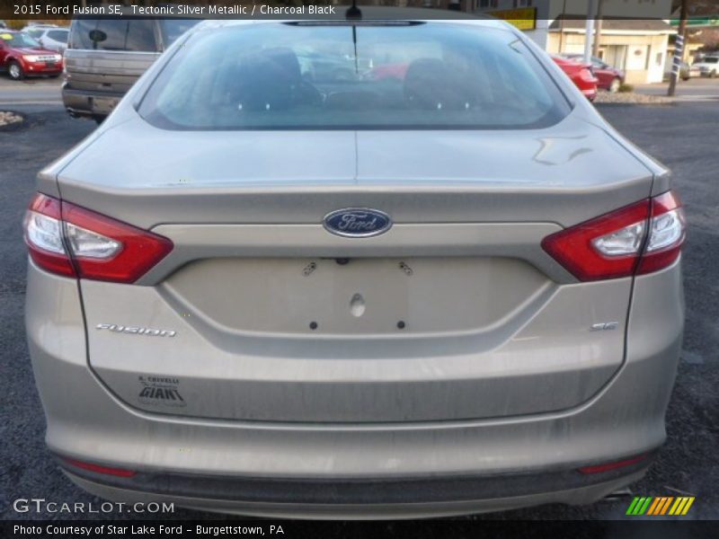 Tectonic Silver Metallic / Charcoal Black 2015 Ford Fusion SE