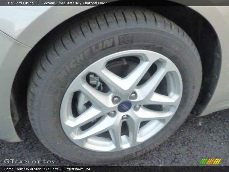 Tectonic Silver Metallic / Charcoal Black 2015 Ford Fusion SE