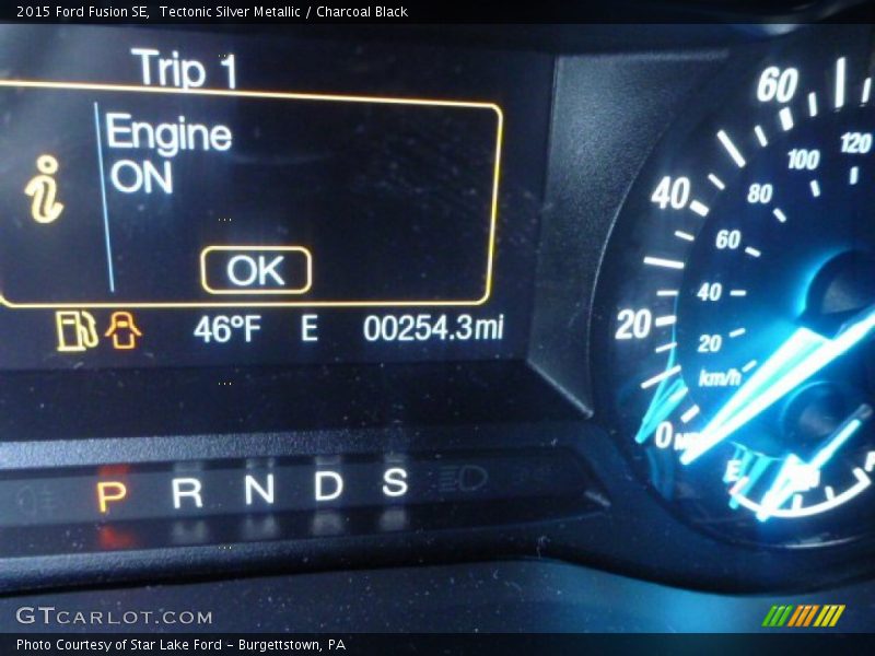 Tectonic Silver Metallic / Charcoal Black 2015 Ford Fusion SE