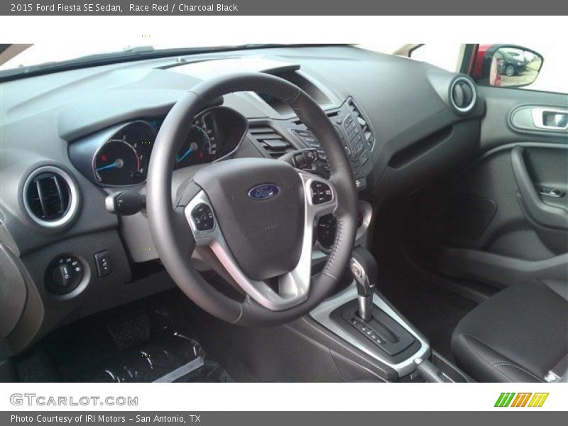Race Red / Charcoal Black 2015 Ford Fiesta SE Sedan