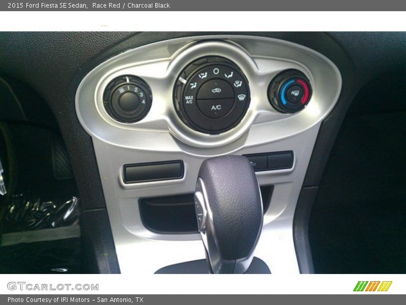 Race Red / Charcoal Black 2015 Ford Fiesta SE Sedan