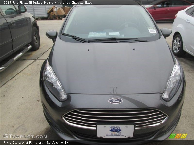 Magnetic Metallic / Charcoal Black 2015 Ford Fiesta SE Sedan
