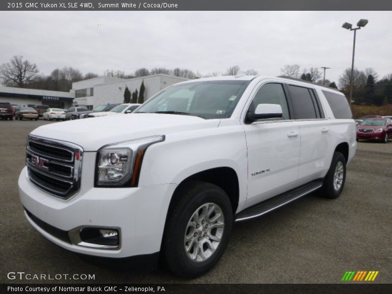 Front 3/4 View of 2015 Yukon XL SLE 4WD