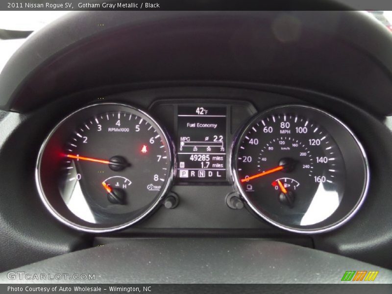 Gotham Gray Metallic / Black 2011 Nissan Rogue SV