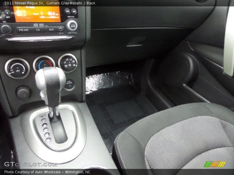 Gotham Gray Metallic / Black 2011 Nissan Rogue SV