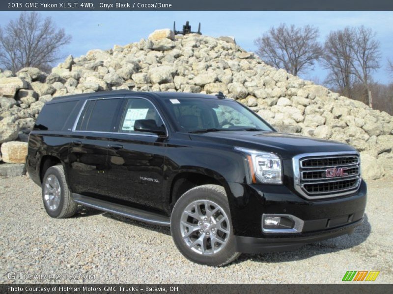 Front 3/4 View of 2015 Yukon XL SLT 4WD