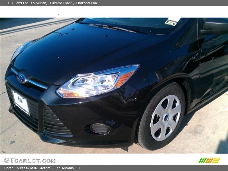 Tuxedo Black / Charcoal Black 2014 Ford Focus S Sedan