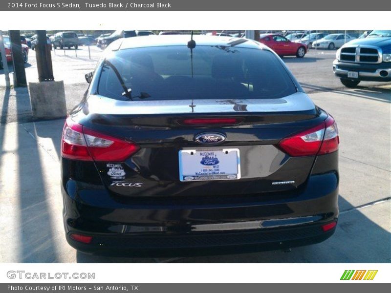 Tuxedo Black / Charcoal Black 2014 Ford Focus S Sedan