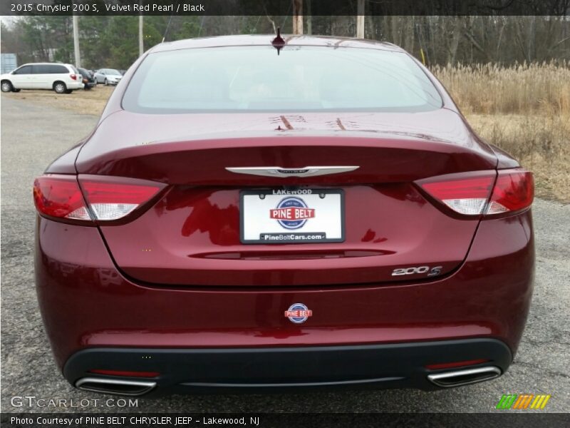 Velvet Red Pearl / Black 2015 Chrysler 200 S