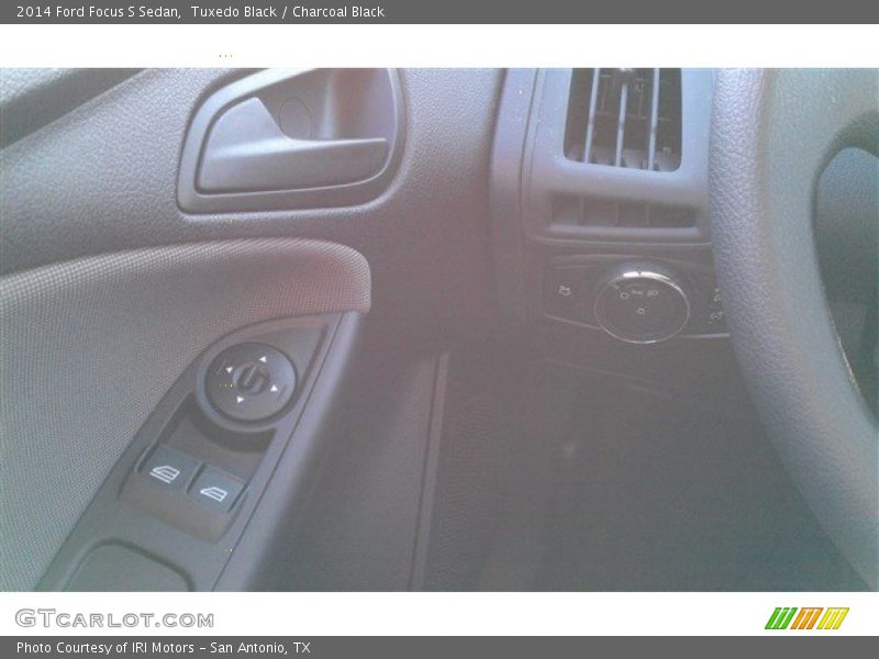 Tuxedo Black / Charcoal Black 2014 Ford Focus S Sedan