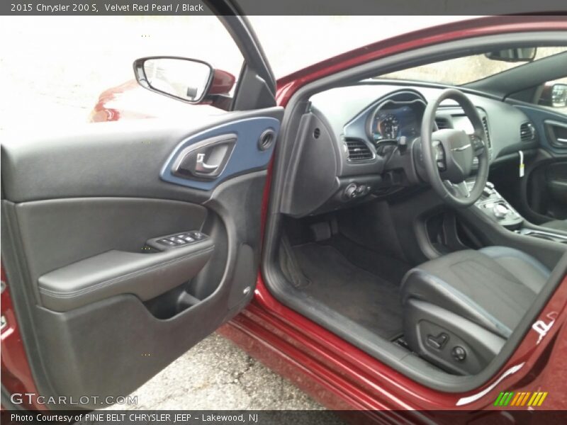 Velvet Red Pearl / Black 2015 Chrysler 200 S