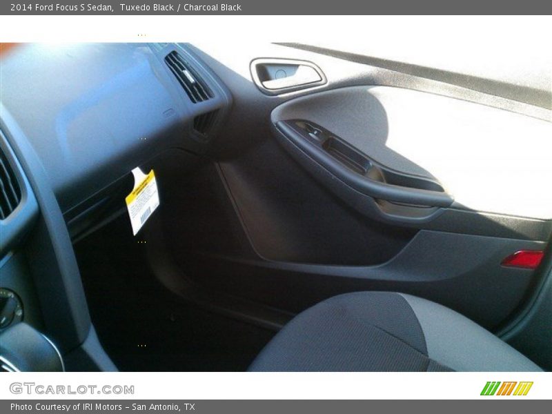 Tuxedo Black / Charcoal Black 2014 Ford Focus S Sedan