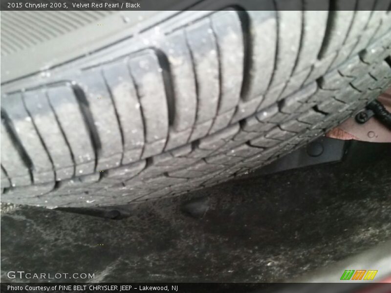 Velvet Red Pearl / Black 2015 Chrysler 200 S