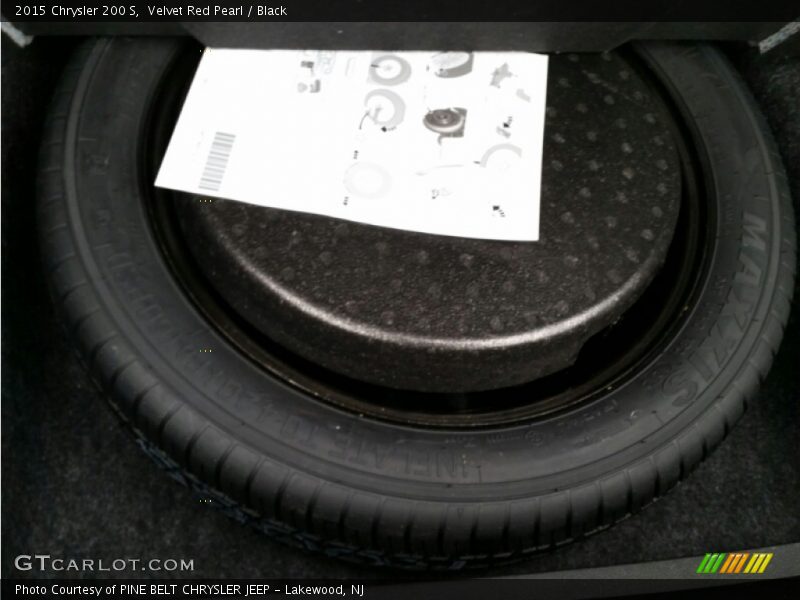 Velvet Red Pearl / Black 2015 Chrysler 200 S