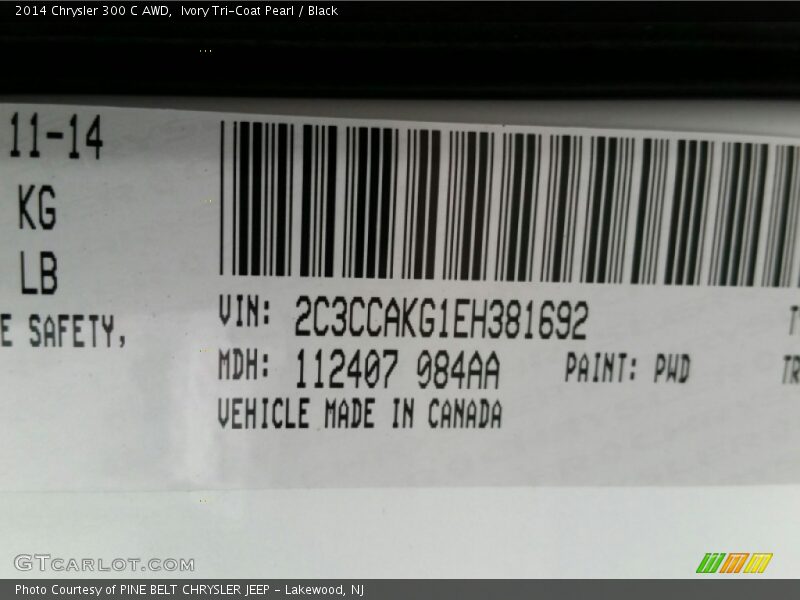 Ivory Tri-Coat Pearl / Black 2014 Chrysler 300 C AWD