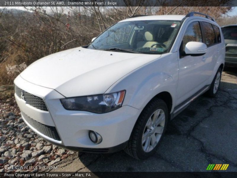 Diamond White Pearl / Beige 2011 Mitsubishi Outlander SE AWD