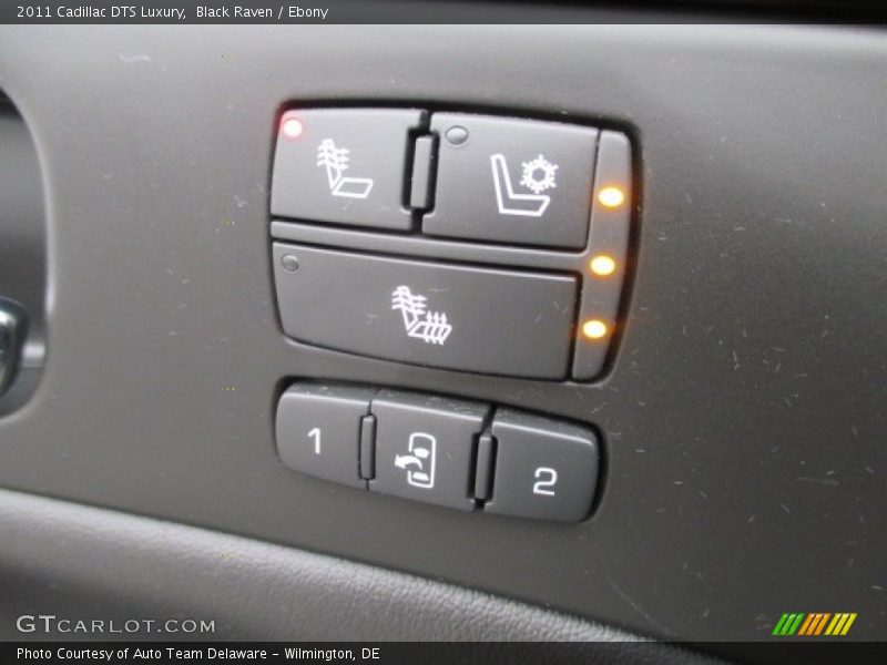 Black Raven / Ebony 2011 Cadillac DTS Luxury