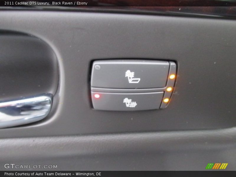 Black Raven / Ebony 2011 Cadillac DTS Luxury