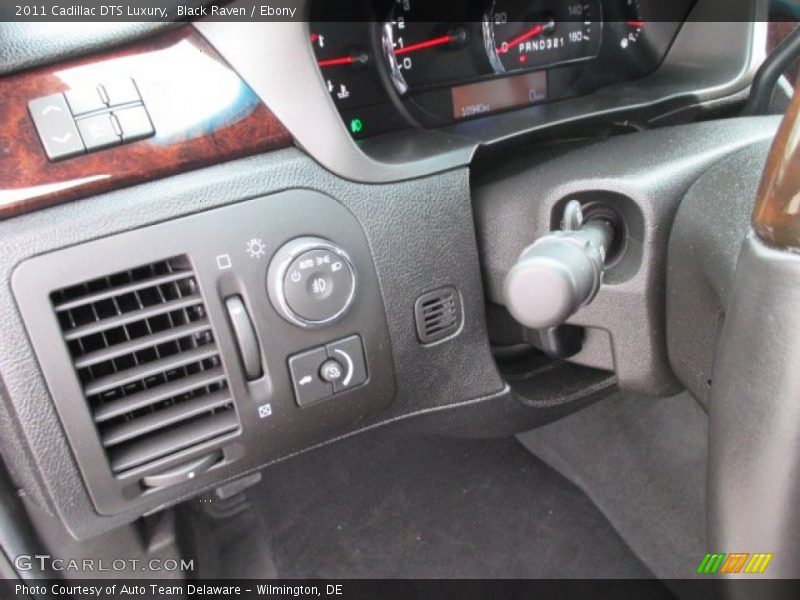 Black Raven / Ebony 2011 Cadillac DTS Luxury