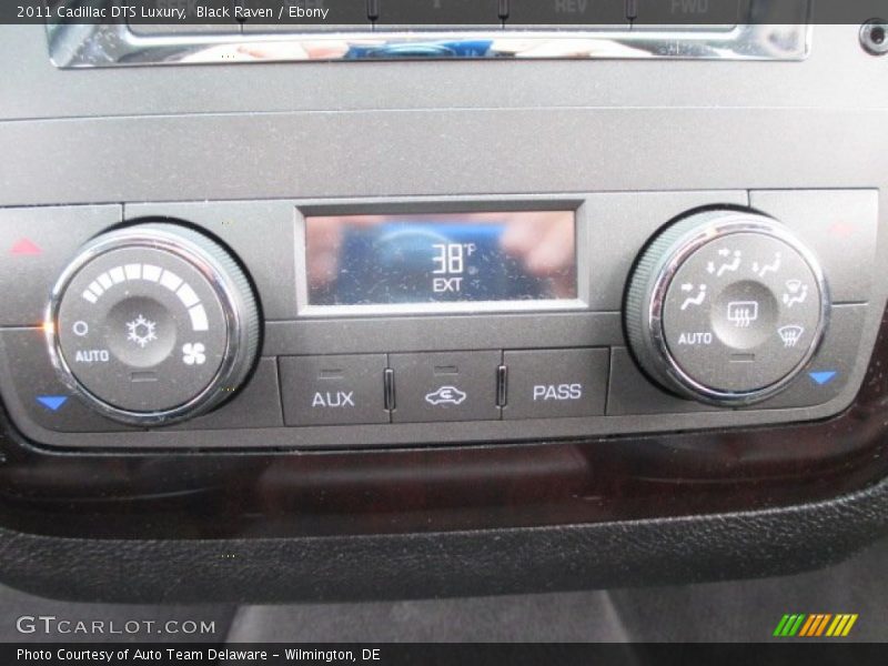 Black Raven / Ebony 2011 Cadillac DTS Luxury