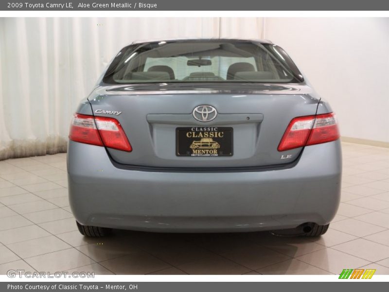 Aloe Green Metallic / Bisque 2009 Toyota Camry LE