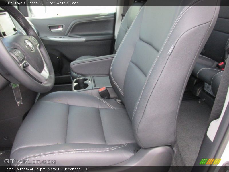 Super White / Black 2015 Toyota Sienna SE