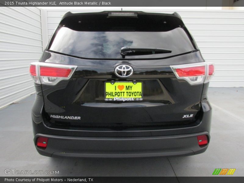 Attitude Black Metallic / Black 2015 Toyota Highlander XLE