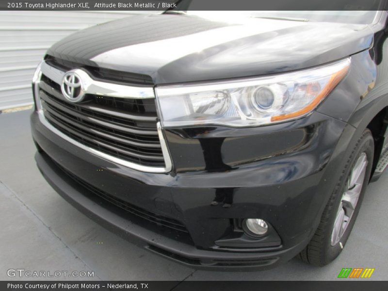 Attitude Black Metallic / Black 2015 Toyota Highlander XLE