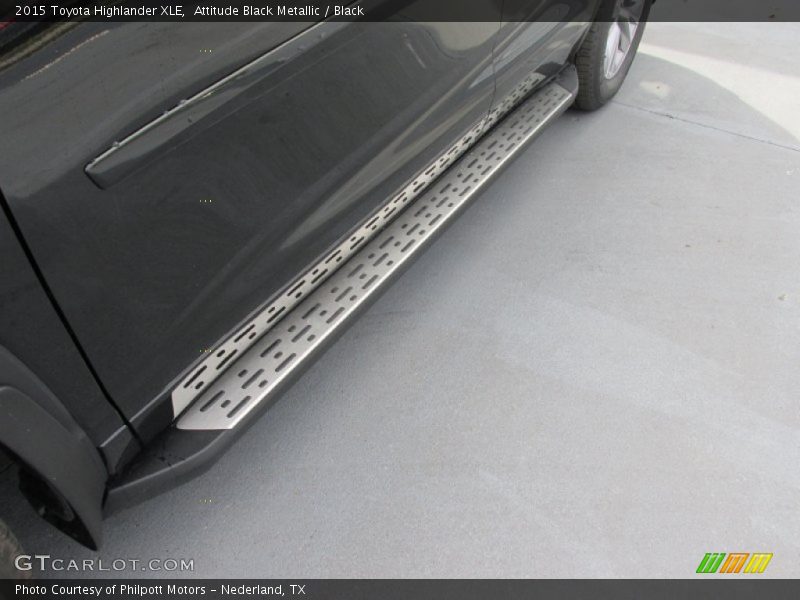 Attitude Black Metallic / Black 2015 Toyota Highlander XLE