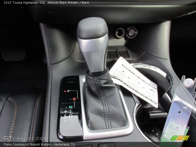 Attitude Black Metallic / Black 2015 Toyota Highlander XLE