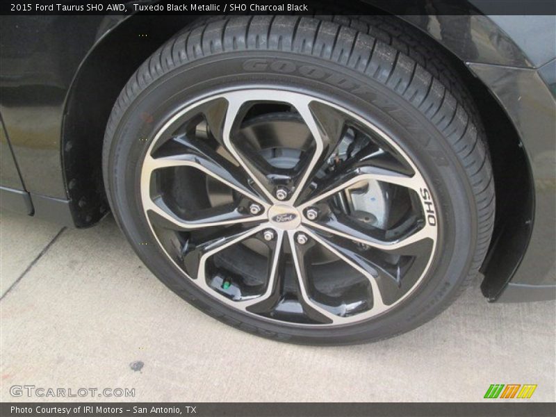 Tuxedo Black Metallic / SHO Charcoal Black 2015 Ford Taurus SHO AWD