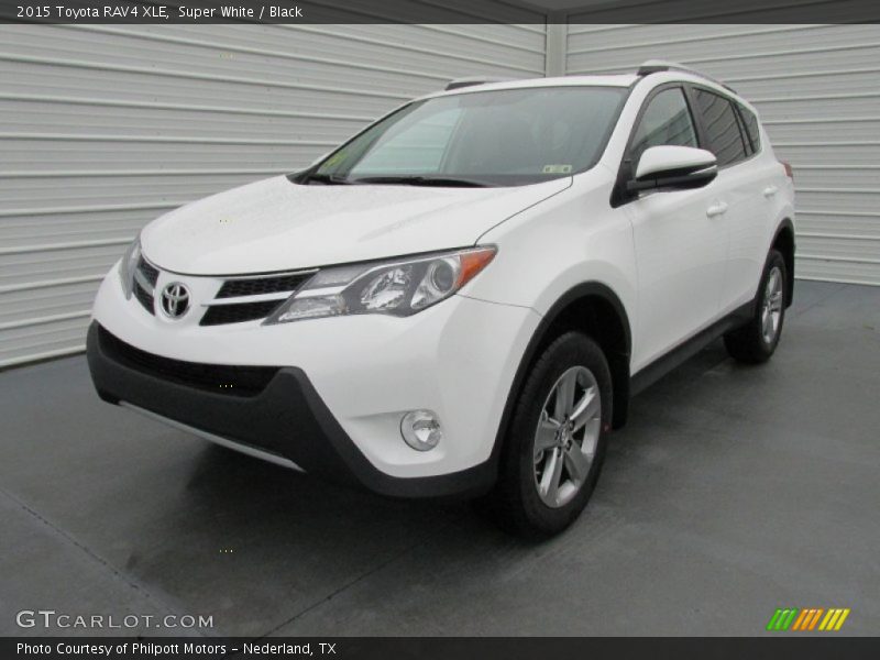 Super White / Black 2015 Toyota RAV4 XLE