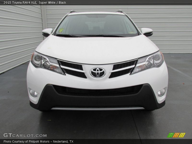 Super White / Black 2015 Toyota RAV4 XLE