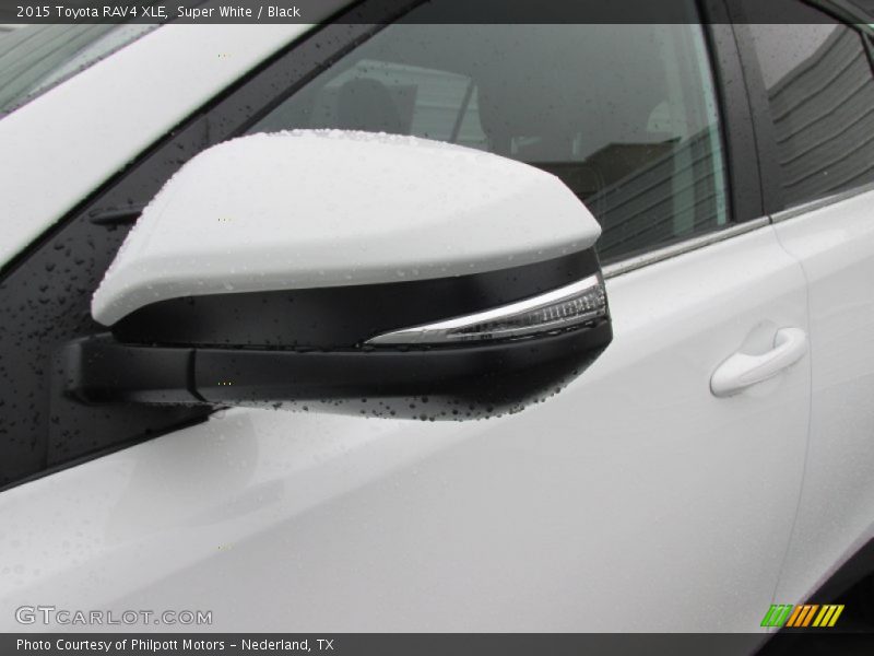 Super White / Black 2015 Toyota RAV4 XLE