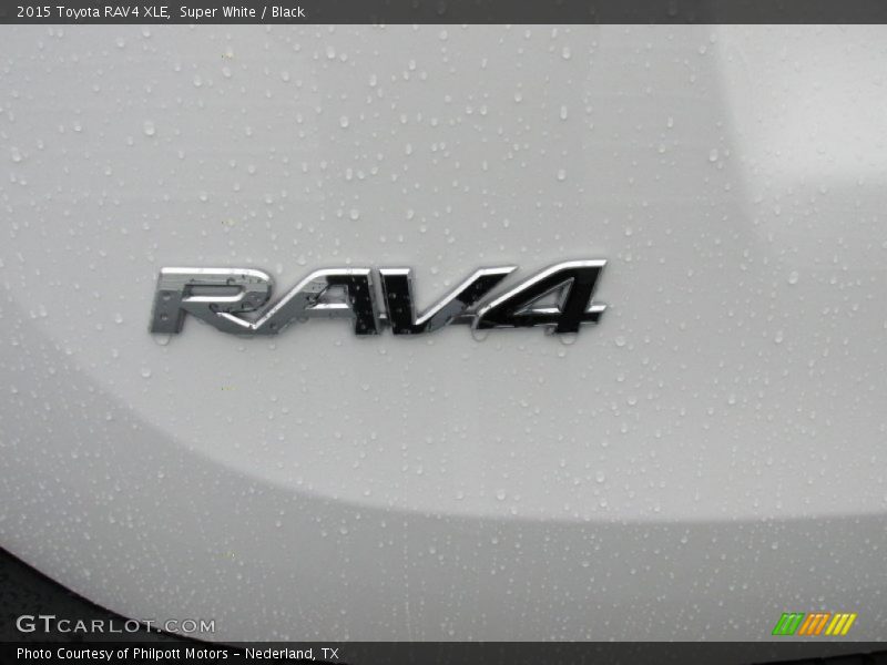 Super White / Black 2015 Toyota RAV4 XLE