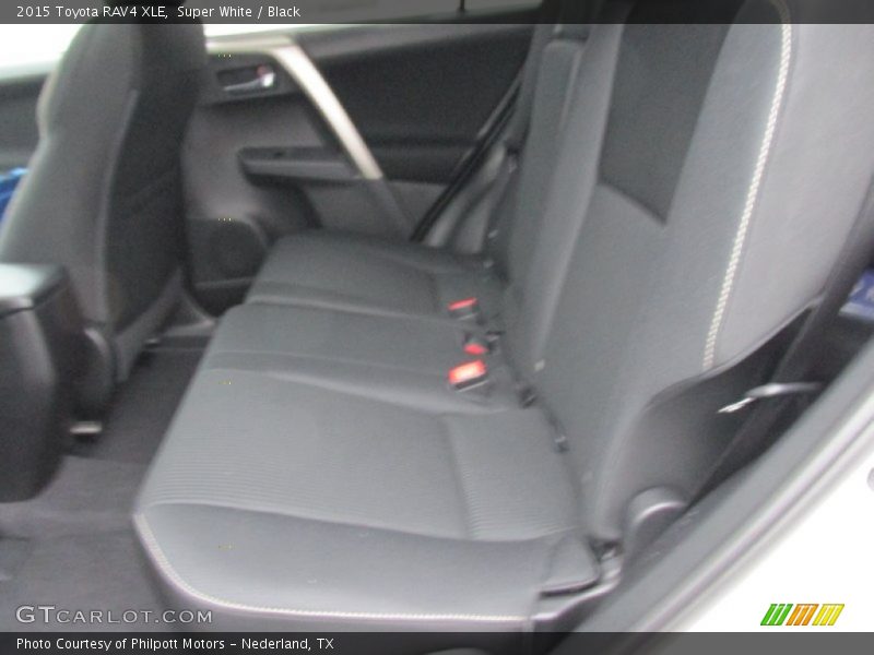 Super White / Black 2015 Toyota RAV4 XLE