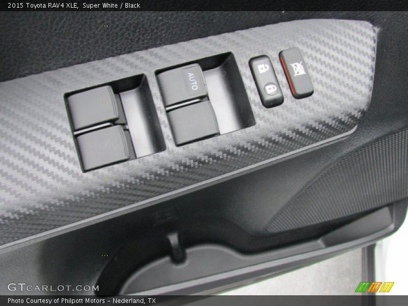 Super White / Black 2015 Toyota RAV4 XLE
