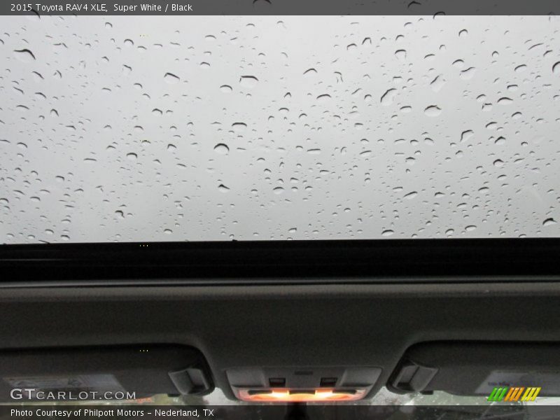 Super White / Black 2015 Toyota RAV4 XLE