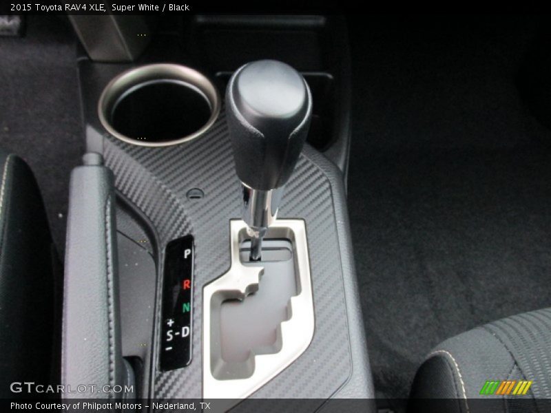 Super White / Black 2015 Toyota RAV4 XLE