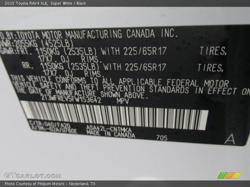 Super White / Black 2015 Toyota RAV4 XLE