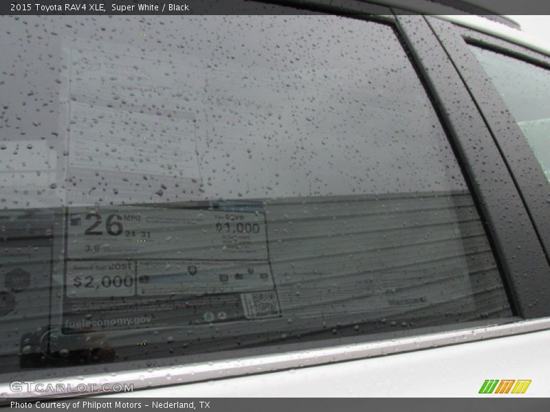 Super White / Black 2015 Toyota RAV4 XLE