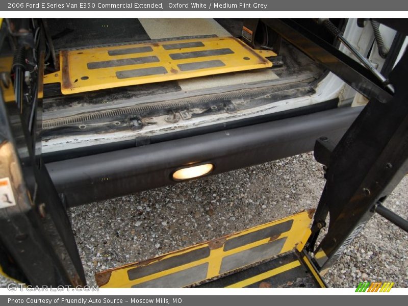 Oxford White / Medium Flint Grey 2006 Ford E Series Van E350 Commercial Extended