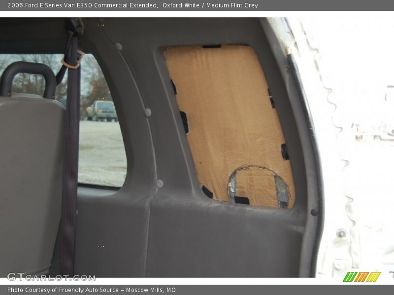Oxford White / Medium Flint Grey 2006 Ford E Series Van E350 Commercial Extended