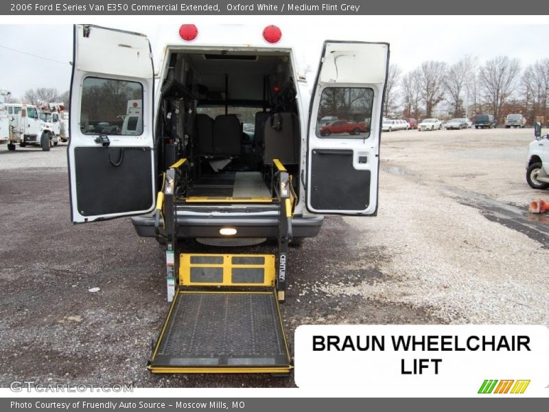 Oxford White / Medium Flint Grey 2006 Ford E Series Van E350 Commercial Extended